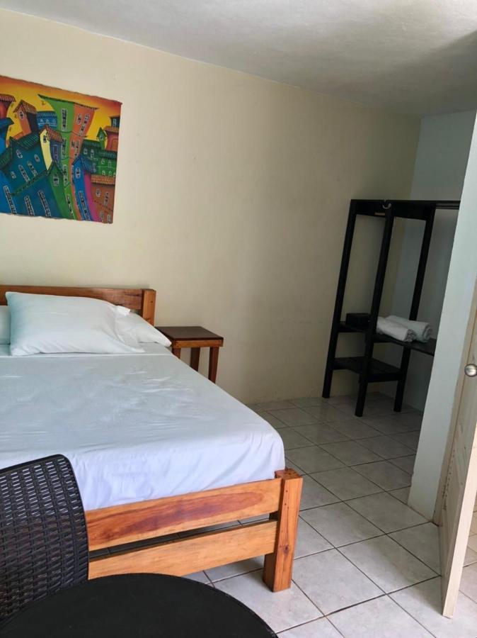 Sunshine Hotel Little Corn Island Buitenkant foto
