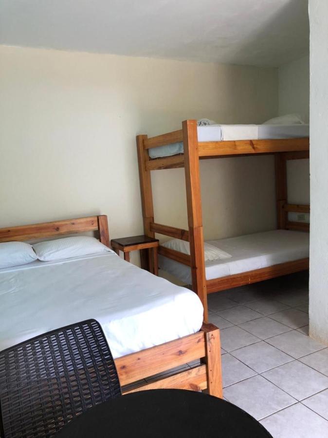 Sunshine Hotel Little Corn Island Buitenkant foto