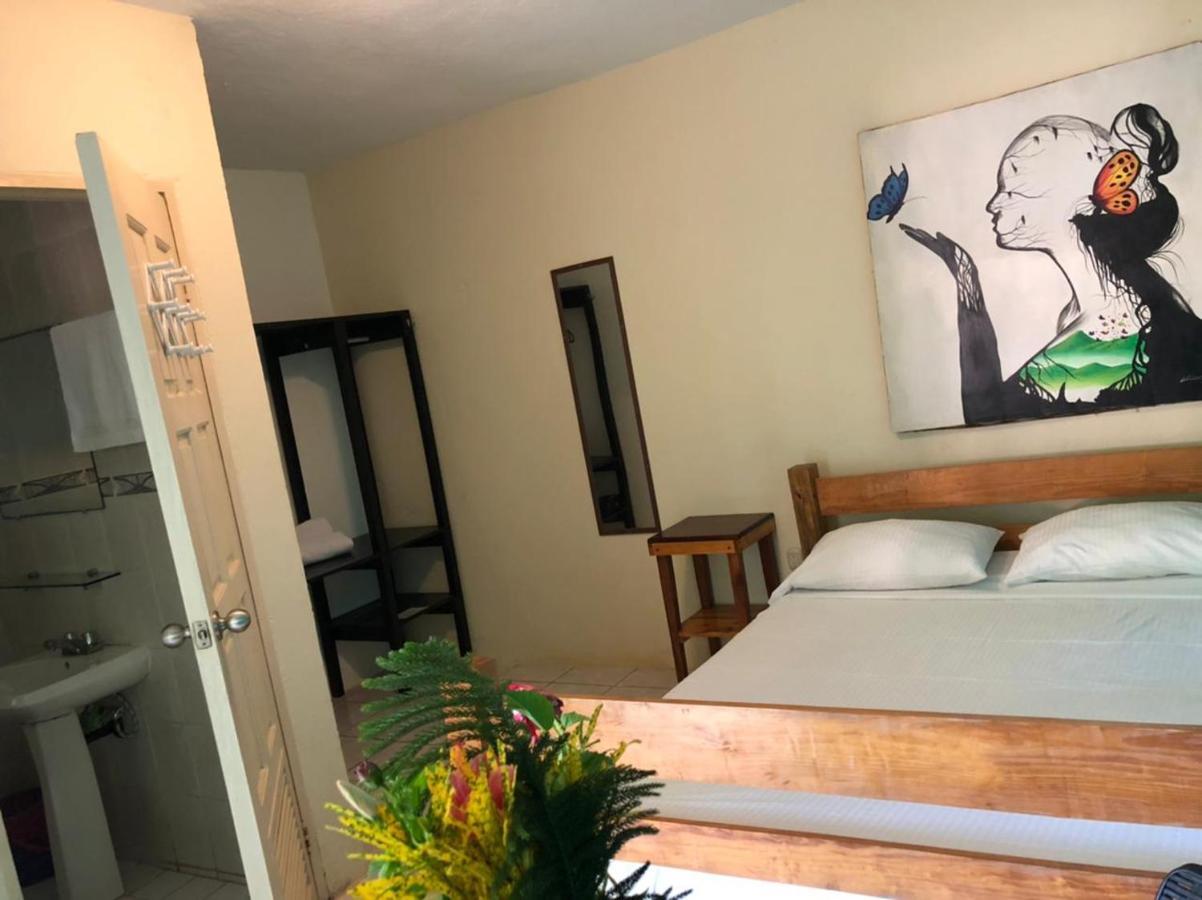 Sunshine Hotel Little Corn Island Buitenkant foto