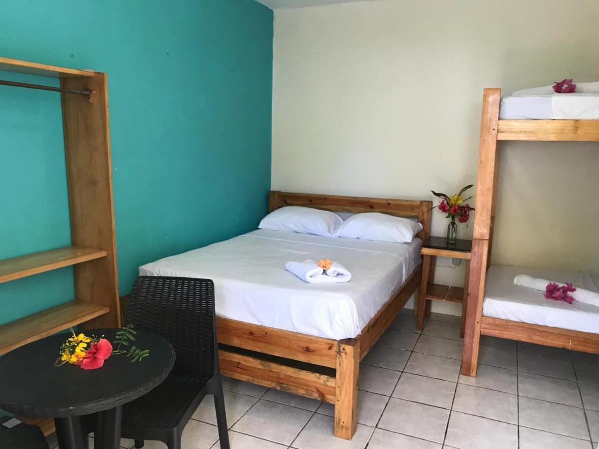 Sunshine Hotel Little Corn Island Buitenkant foto