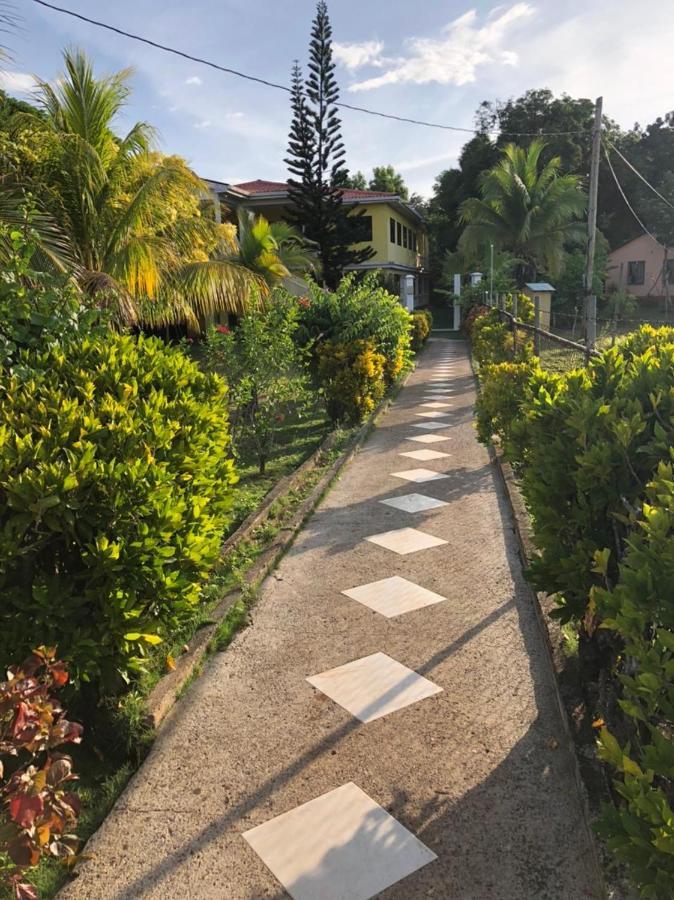 Sunshine Hotel Little Corn Island Buitenkant foto