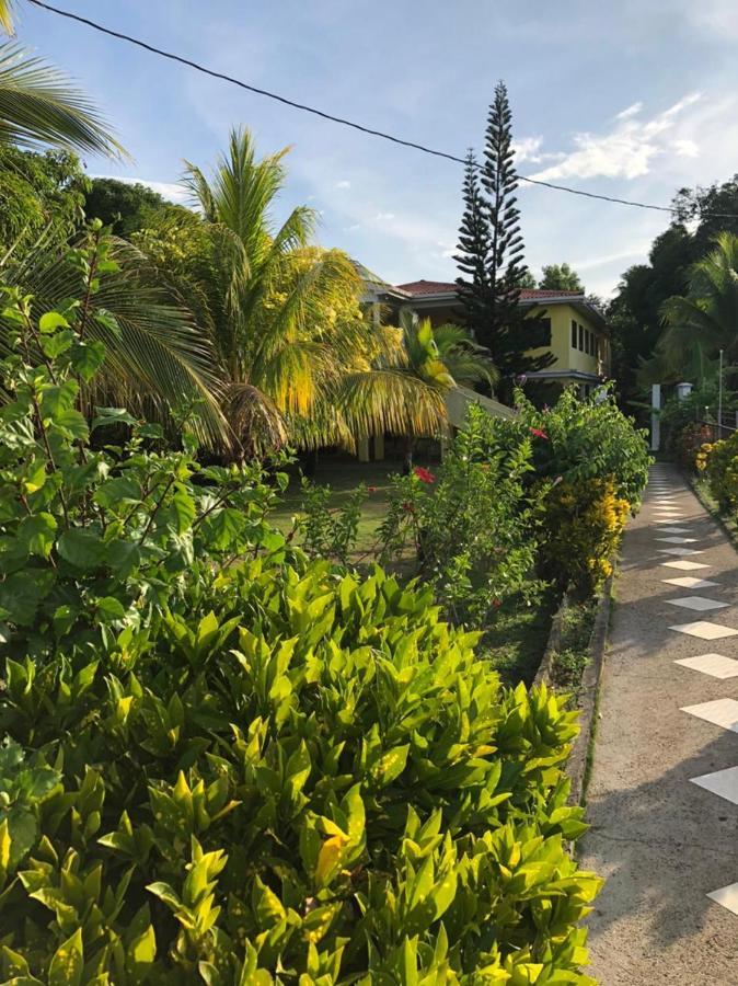 Sunshine Hotel Little Corn Island Buitenkant foto