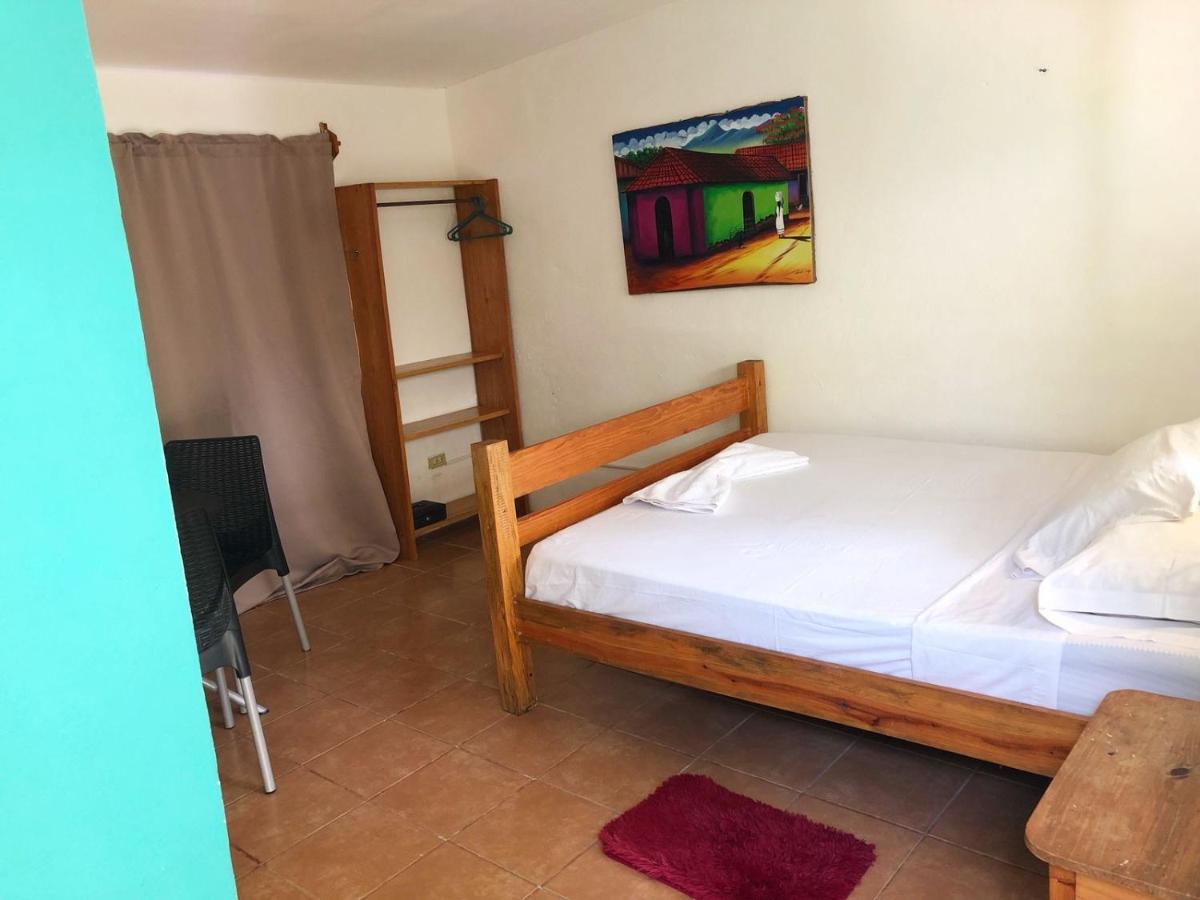 Sunshine Hotel Little Corn Island Buitenkant foto