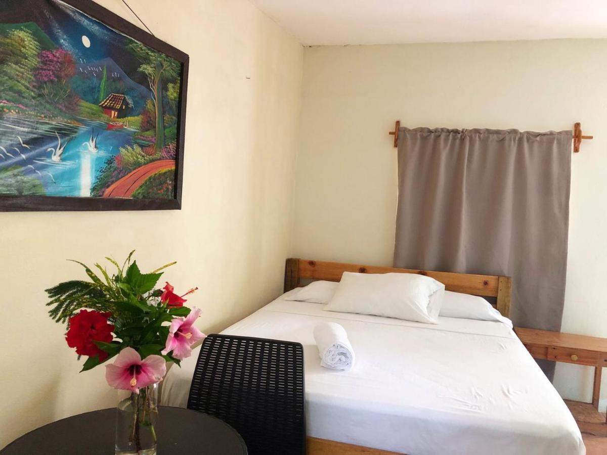 Sunshine Hotel Little Corn Island Buitenkant foto