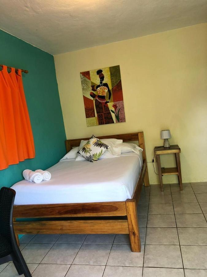 Sunshine Hotel Little Corn Island Buitenkant foto